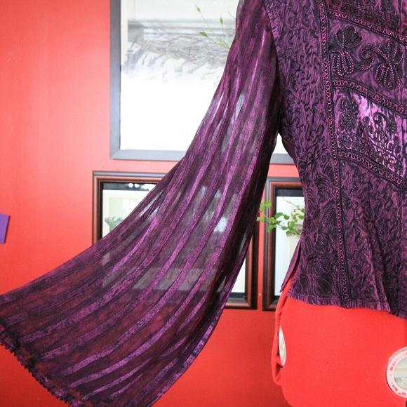 Gorgeous Purple Embroidered Hippie Boho Top - Picture 6 of 8